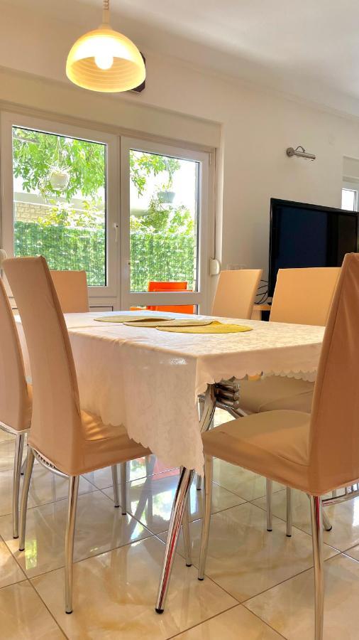 Apartments Neven โอมิช ภายนอก รูปภาพ