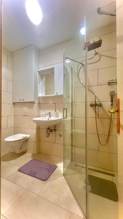 Apartments Neven โอมิช ภายนอก รูปภาพ