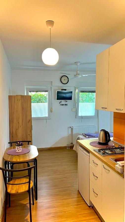 Apartments Neven โอมิช ภายนอก รูปภาพ