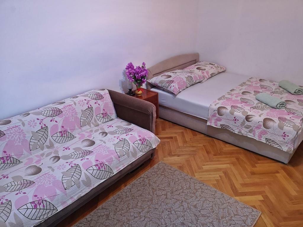 Apartments Neven โอมิช ภายนอก รูปภาพ